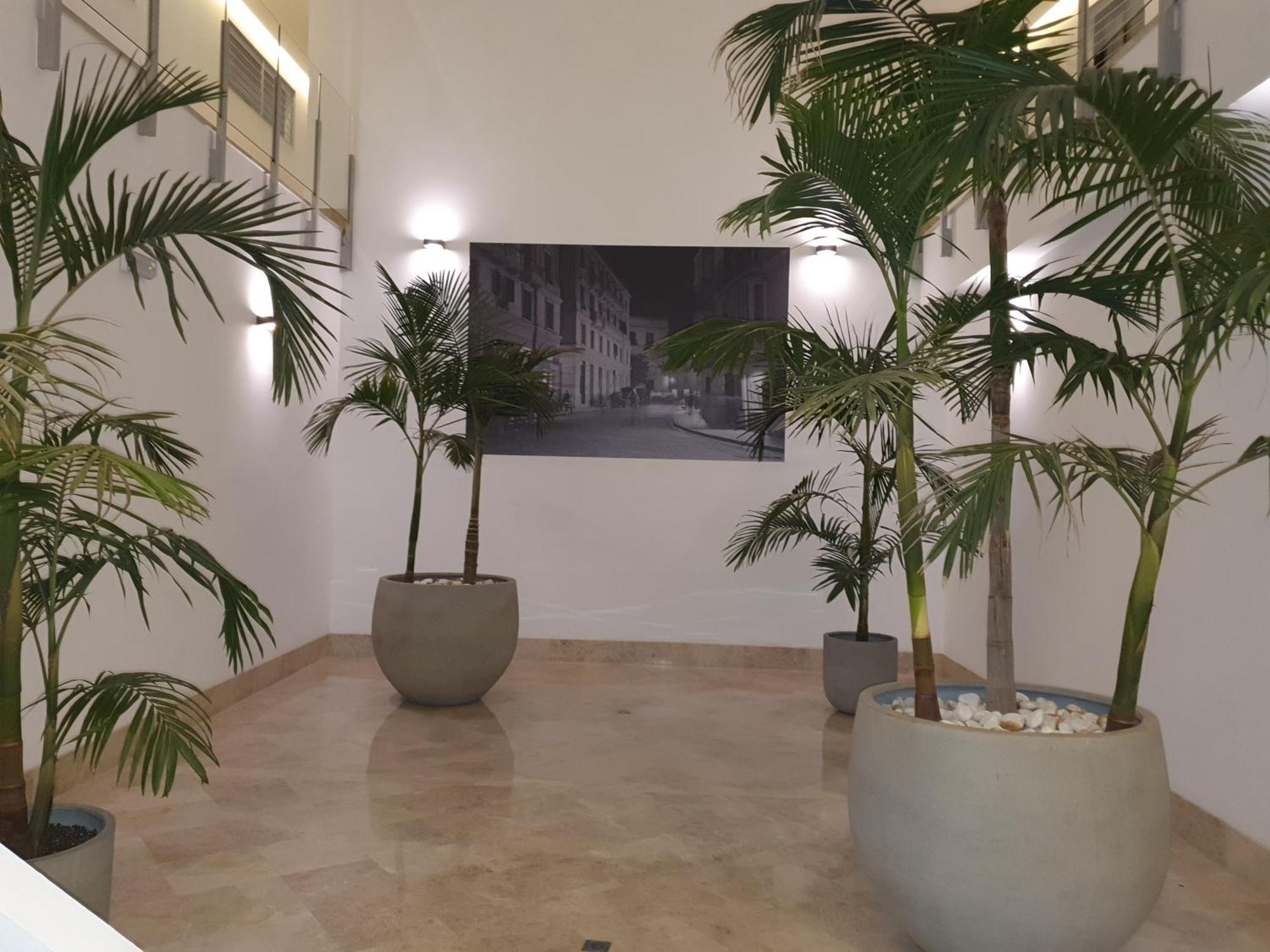 Beautiful Historic Center Apt! Малага Екстер'єр фото